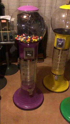 Wizard 4’ 10” Spiral Gumball Machines