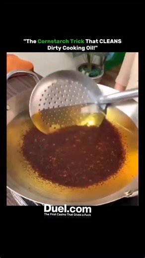 UniverseX on Instagram: "The Cornstarch Trick That CLEANS Dirty Cooking Oil! 🍳🧪 Did you know cornstarch can purify used cooking oil? 🤯 Start by mixing cornstarch with water to make a slurry 🥣 Pour this slurry into the dirty oil and heat it slowly 🔥 As the mixture warms, cornstarch binds with food particles 🍤 It traps burnt crumbs, odors, and impurities from the oil 🧲 When cooled, the cornstarch settles at the bottom ⬇️ Now you can easily strain out the clean oil on top 🧴 This simple meth