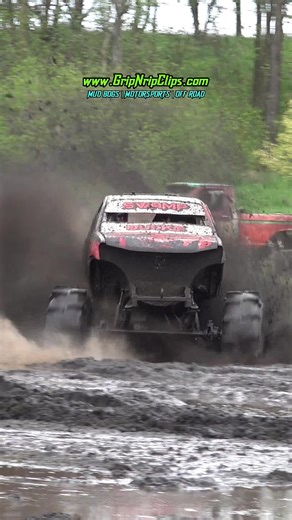 So anyway I started Blastin.. #GripNripClips #mudbog #trucks #mudding #mudtrucks