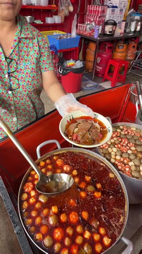 ហតផត low budget: ឡៅតឿ ហតផត (Mezzo Hotpot)