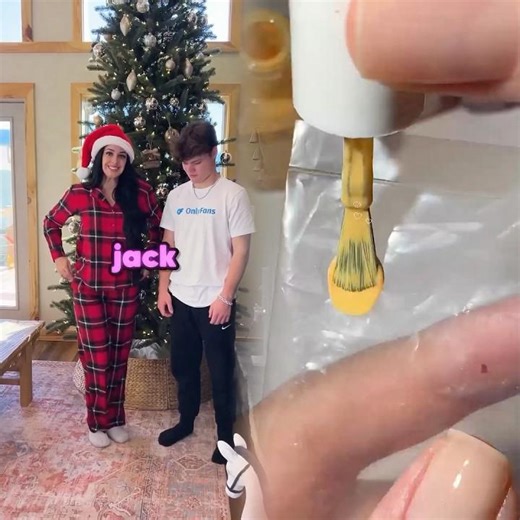 My friend Jack hates Christmas! Jackdohertyy mckinleyrichardsonnn #foryou 😘