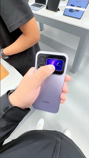 Xiaomi 17 Pro Max On Hands First Look – This Phone Is NEXT LEVEL! 🔥