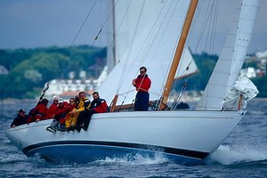 INDIGO FOR SALE Superbly kept and gracious looking cruising 10 Metre Class yacht. Designed by Christian Jensen and built in Norway in 1939, she is one of the best examples of her class. In the ownership of a boatyard proprietor for many years, she was substantially renovated to perfect condition while maintaining her original features, interior and overall character. http://www.classic-yachts.de/sales/details/70/ | Robbe & Berking Classics