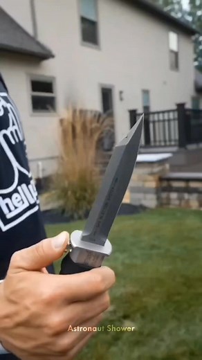 Wasp Injector Knife | Astronaut Shower