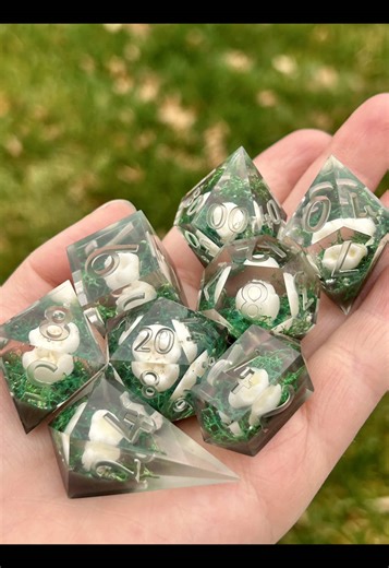 🦷Teeth Dice🦷 Yes they are real. I promise not everything I make will be this weird. #dice #dicemaker #dicegoblin