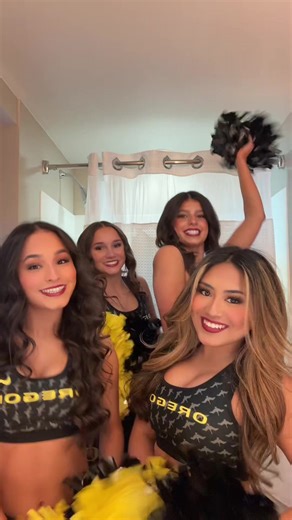 Ready to cheer on @Oregon Women’s Basketball for a second win tonight!! 🏀🏀 #B1G #oregoncheer #womensbb #goducks