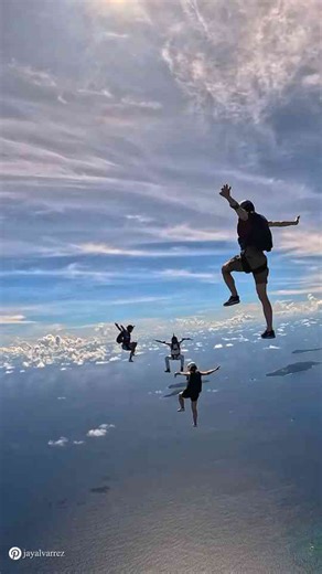 In his 2022 Maldives expedition, Jay Alvarrez pushed the boundaries of aesthetic adventure by plummeting toward the world’s most vibrant coral reefs