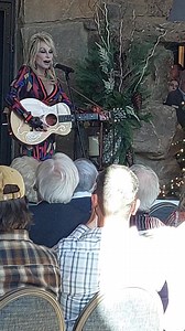A mini-concert from DOLLY!!! 🎸🎵 | Paul Milliken FOX 5