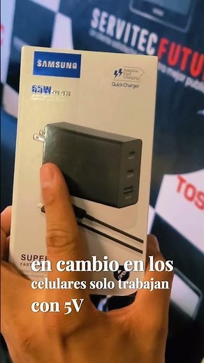 ¿Puedo cargar mi laptop con el cargador de mi celular?