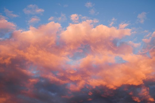 If you have recurring dreams about the same person, this is what it means