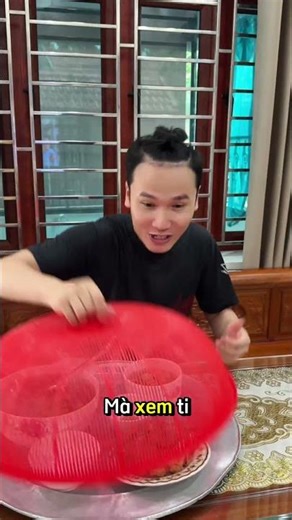 Con đang ăn chân gà Bà Tuyết mà Mẹ | Trọng Sao Official #shorts