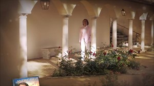 “Seit meiner Kindheit spielte Romantik immer eine große Rolle in meinem Leben. Im Alter von 5 Jahren begann ich Geige zu spielen. Meine Mutter hat dieses Instrument für mich ausgewählt, und sie behielt Recht. Für mich hat die Geige den romantischsten Klang der Welt.“ ~André "Romantic Moments II" bietet wunderschöne Melodien, Hits aus den berühmtesten Filmen der Welt, Balladen und klassische Lieder, die seit Jahrhunderten die Herzen von Millionen Menschen berühren. Die romantischen Klassiker auf 