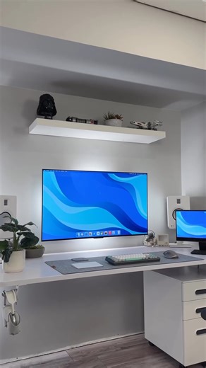 @conorbutkovic A beautiful and clean setup ✨ | Minimal Desk Setups