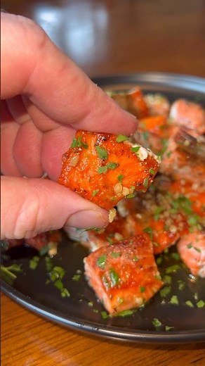 Honey Garlic Butter Salmon Bites