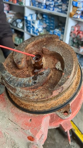 How to Remove a Rusted Impeller from a Monoblock Water Pump with WD-40 #shorts