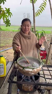 Add epazote to the beans so they don't make you sick #traditionalfood