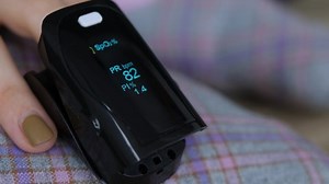 Low Oxygen Saturation Spo2 Blood Measured 库存影片视频（100% 免版税）1063115056 | Shutterstock