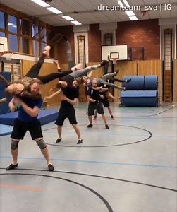 Would you try this helicopter dance with your mate? 📹dreamteam_sva | IG | 9GAG