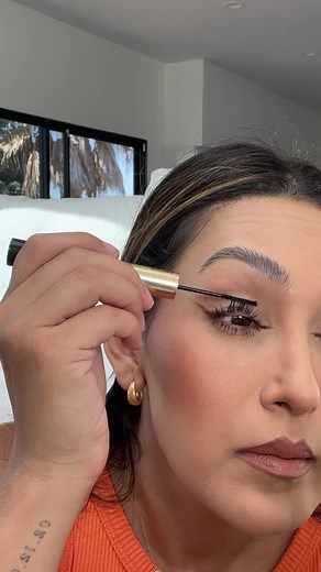 If I didn’t have the courage to just wing it I wouldn’t of known what could of become of my life so I hope this mascara helps as a reminder whenever you’re feeling lost, defeated or not in control to just wing it and know that from the ashes you too will come back stronger and more beautiful than ever 🤍 launching worldwide on 9.26 at birdylashes.com