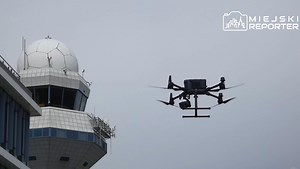 33K views · 94 reactions | A jakie możliwości ma nowa aplikacja Drone Tower? Tak o niej mówi Maciej Włodarczyk, szef działu dronów w PAŻP. Od dziś to narzędzie obowiązuje wszystkich operatorów dronów w Polsce. Aplikacja dostępna jest za darmo w sklepach Google Play i AppStore. | Miejski Reporter | Facebook
