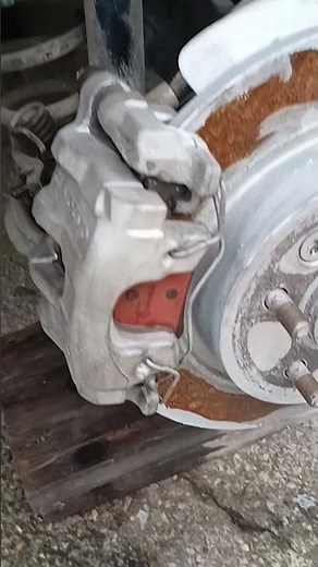 スピードセンサー故障はやっぱりブレーキフルード交換して清掃しました車って時間もお金も掛かるのに重課税強制保険も値上げだって（#^ω^）高○自民維新政権って車や人なんてどーでもいいんだ！ひどっ