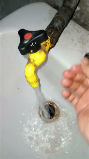 Tutorial on how to fix a clogged water tap