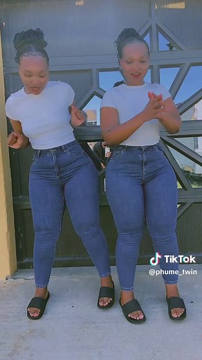 TikTok Twin Sisters Zee Twins Licking Each Other | Pume Twins