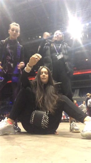 Grace Faulkner (@gracefaulknerxx)’s videos with Sunday Best by Surfaces - rapidsongs