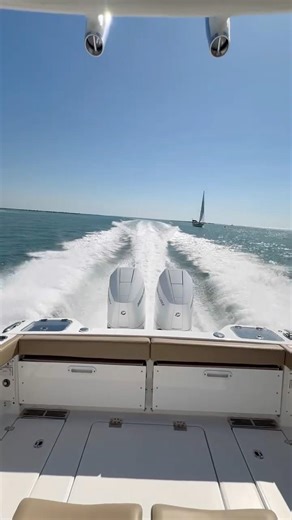 Everglades 315 CC