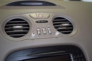 Phone customized mounting location for R230