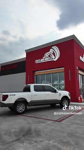 Readylift 2 in leveling kit & @BFGoodrich 285/60/20 KO3 🛞🔥 . #missiontx #956 #readylift #f150 #bfgoodrich
