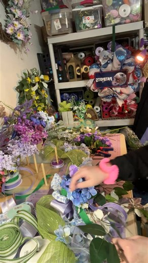 Come to my segment in Craft Round the Clock TV Enough winter. Let’s make some Spring Garland! | Kim's Rockin Wreaths and Home Decor