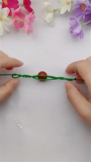 Beads turn into pendants, easy to handle, hand-woven rope pendant jewelry