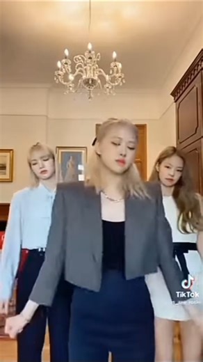 blackpink doing jiggle jiggle dance #song #rose #lisa #jennie #blackpink