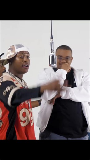 Chicco, Uncool MC & Ntsako XVI perform “Ngeke” live on Fresh Live Sessions #amapianovibessa1 #sama28 #amapiano