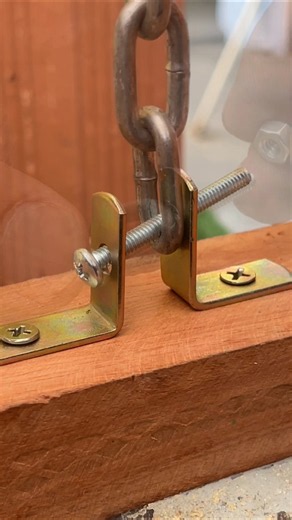 An old farmer’s method for locking a chain #TexasDIY #SecureFix #ProTrick