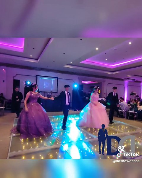 Quinces valeria y alondra 👸💖👸 #xvaños #primas #chambelanes