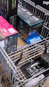 JayzTwoCents on Instagram: "$3,220 for a PC (minus the Oreos) is a lot by all measures, but factoring in the GPU, CPU, RAM and motherboard, everything else was like $1200! A win in my books! #jayztwocents #pcsetup #techtrends #nvidia #technology"