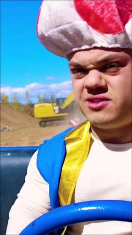 Mario Kart blue shell moves like the real game