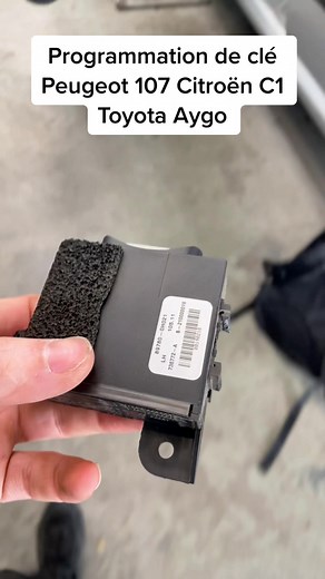 Programmation de clé Peugeot 107 Citroën C1 Toyota Aygo #keymaster #immo #immobox #toyota #c1 #107 #citroen #peugeot #allkeyslost #allkeylost #addkey #videoviralitiktok❤ #reparations #clesperdues #programming #programation