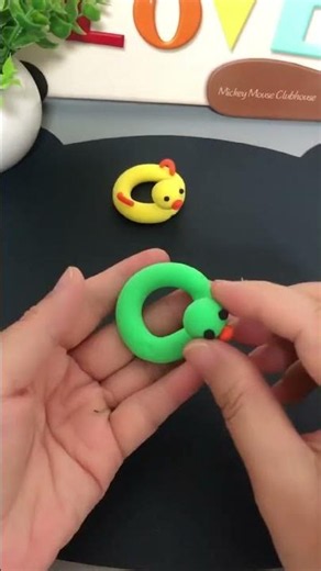 Let's make cute swimming rings with clay together with our kids!