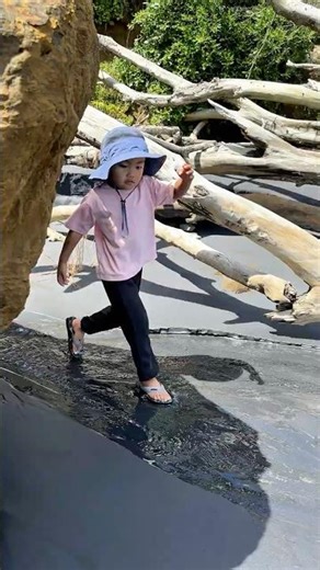 🌊 Where is daddy? 👀😘🧍‍♂️🧍❤️ #shorts