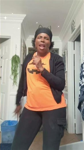 Just let it flow. #vibes #lipsing #lipsinging