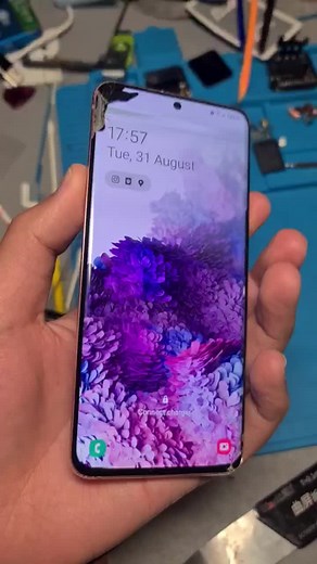 Reparación Simple del Samsung Galaxy S20 con Piezas Originales