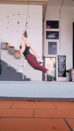 Hair Hang Artist Performs Jaw-Dropping Spin at Circus