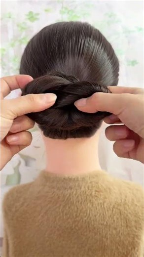 Quick & Easy Braiding Tutorials: Everyday Hairstyles