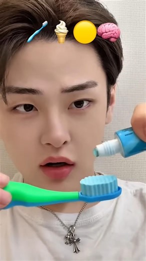 Eat emoticons in order 🪥😅