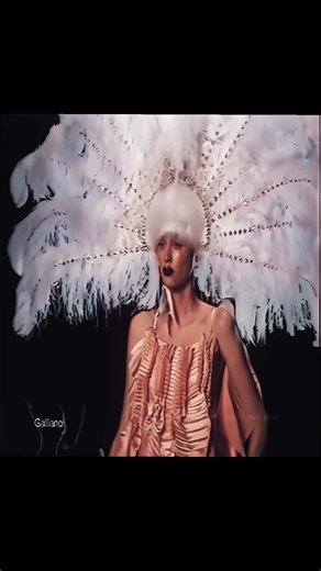 Anastassia Khozissova en la pasarela de Dior 2002