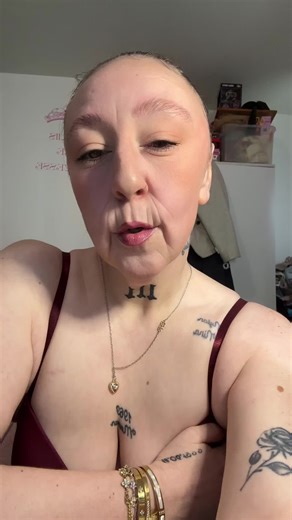 Vidéos de 24.Amelie_ (@24.amelie_) avec son original - .