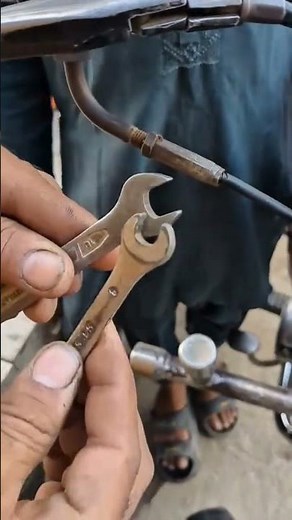 How to Adjust Motorcycle Throttle Slack in 30 Seconds! 🏍️🔧